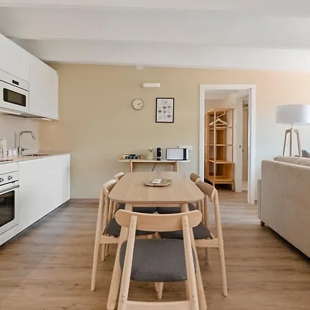 Flateli Pelayo H7 Apartmán *